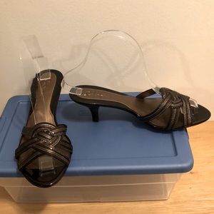 NWOT- Cole Haan patent and leather sandals